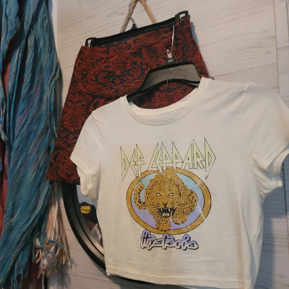 💥GORGEOUS Tapestry mini skirt HCO - Picture 2 of 3